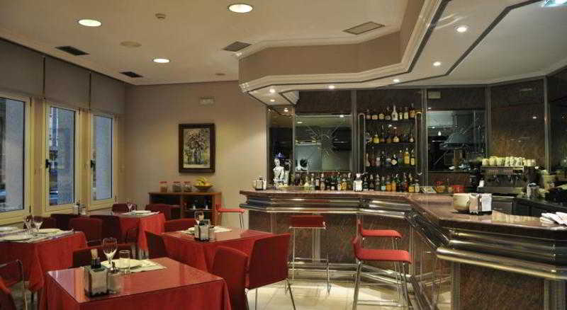 Hotel Crunia I โอโกรูญา ภายนอก รูปภาพ