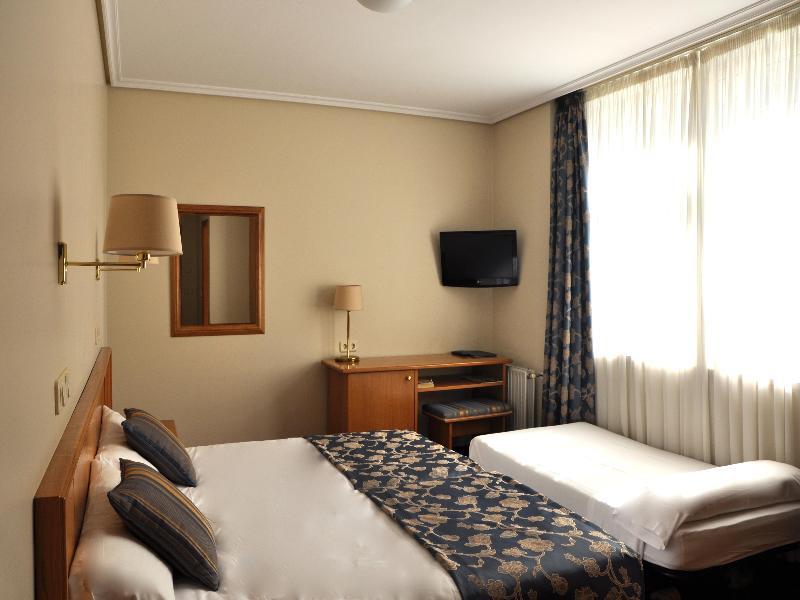 Hotel Crunia I โอโกรูญา ภายนอก รูปภาพ